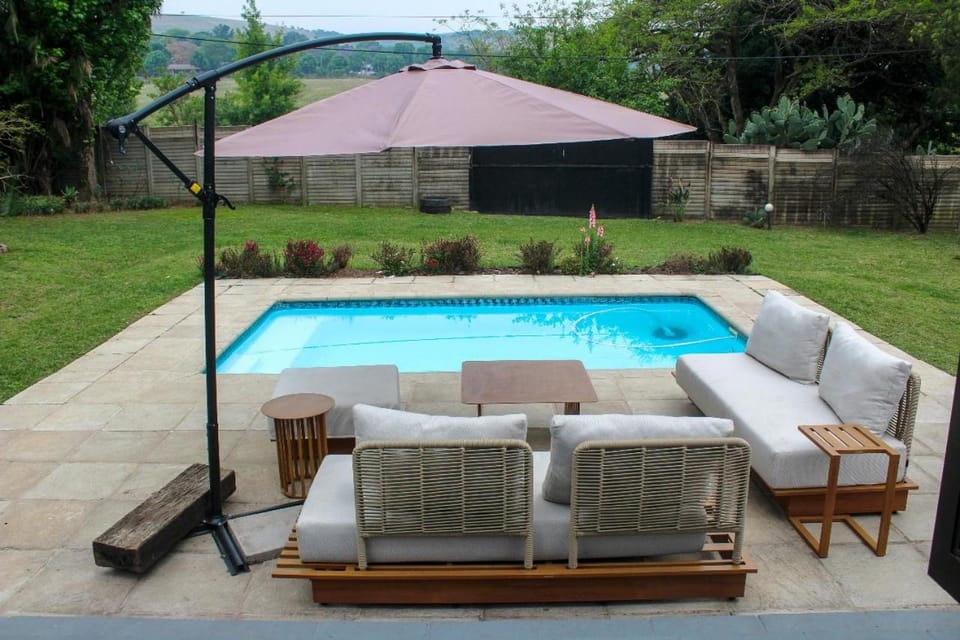 Patio, Spring, Day, Natural landscape, Garden, Garden view, Pool view, Swimming pool, sunbed