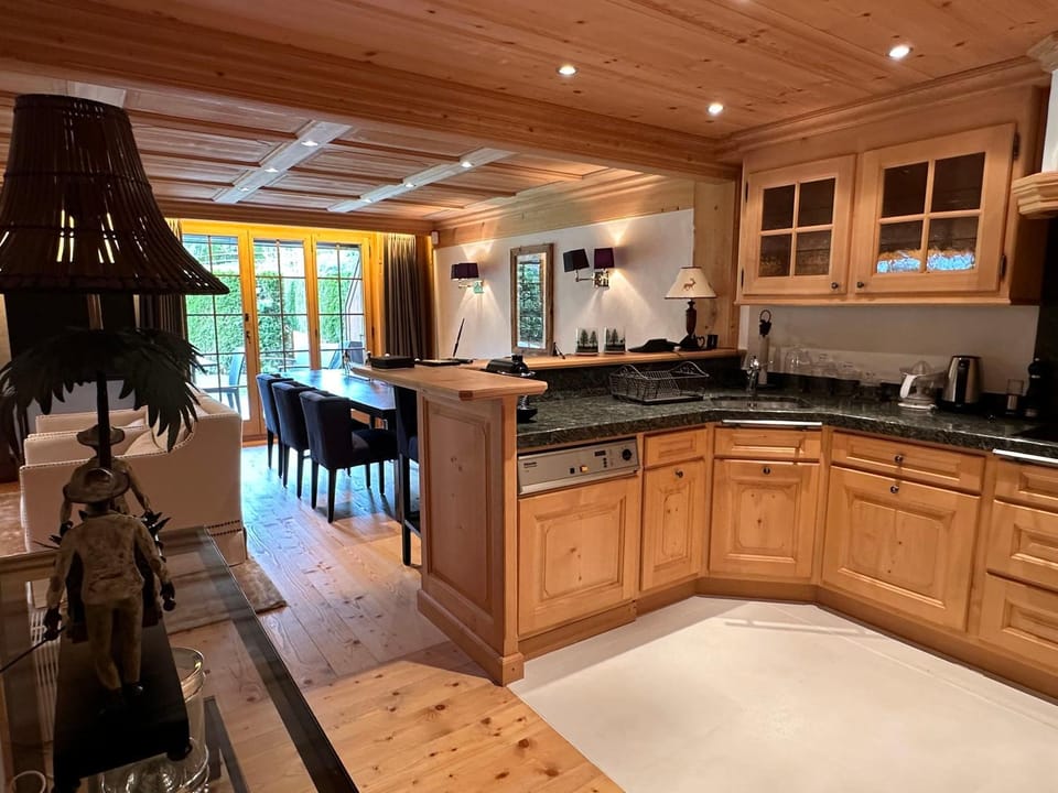 Luxurious Alpine Getaway at Park Hotel Gstaad Apartment in Saanen