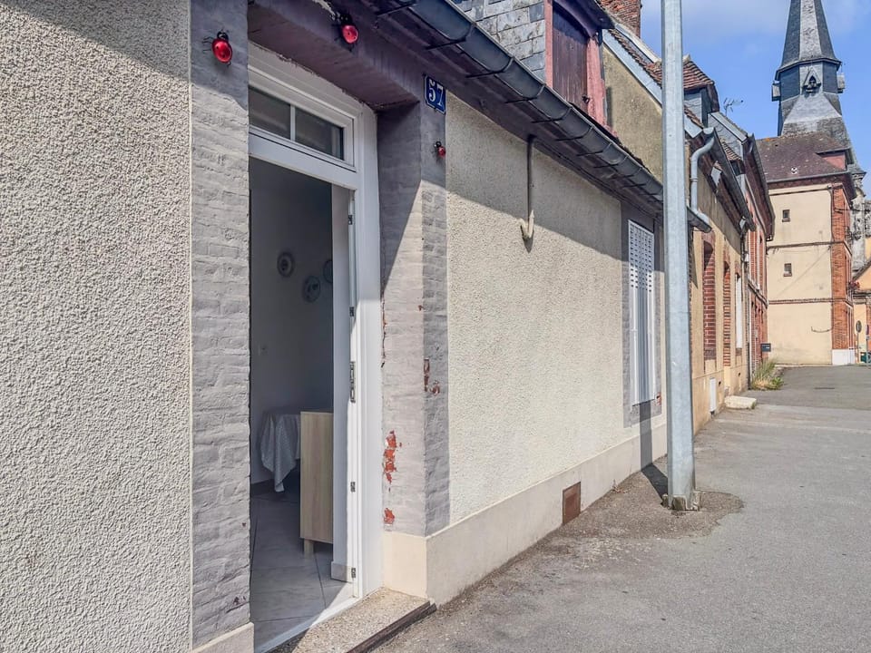 Property building, Street view