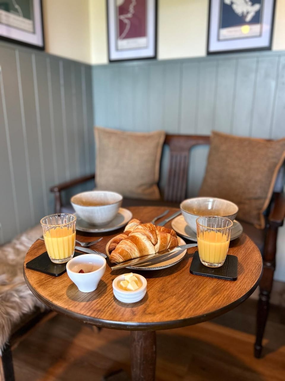 Living room, Seating area, Continental breakfast