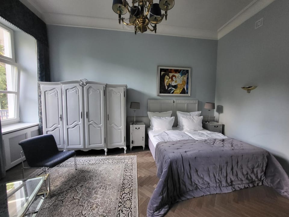 Bed, Living room, Photo of the whole room, Seating area, Bedroom, wardrobe