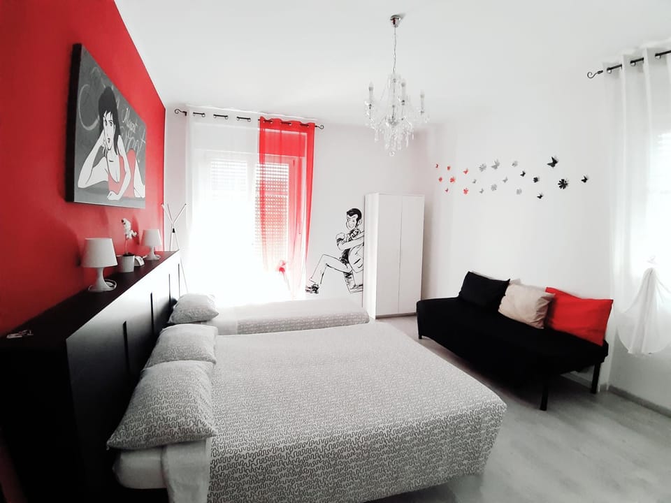 Bed, Other, Photo of the whole room, Decorative detail