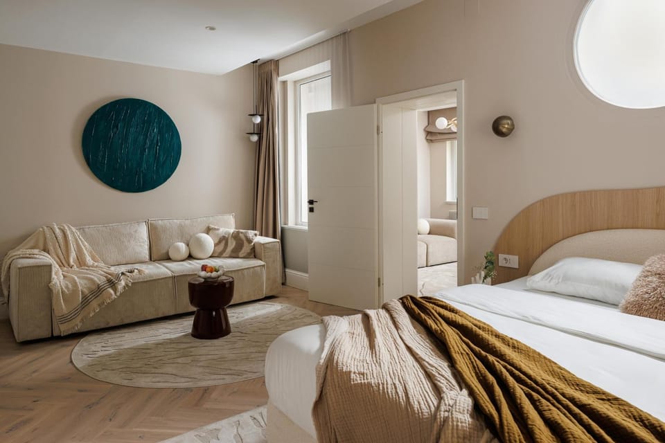 Bed, Living room, Seating area, Bedroom