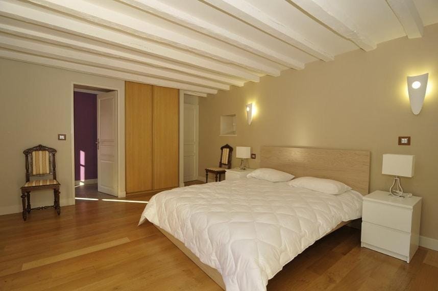 Gite du Château du Magnet House in Centre-Val de Loire