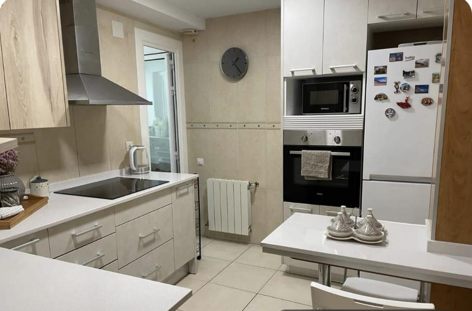 Alojamiento espacioso ideal para visitas en grupo Apartment in Terrassa