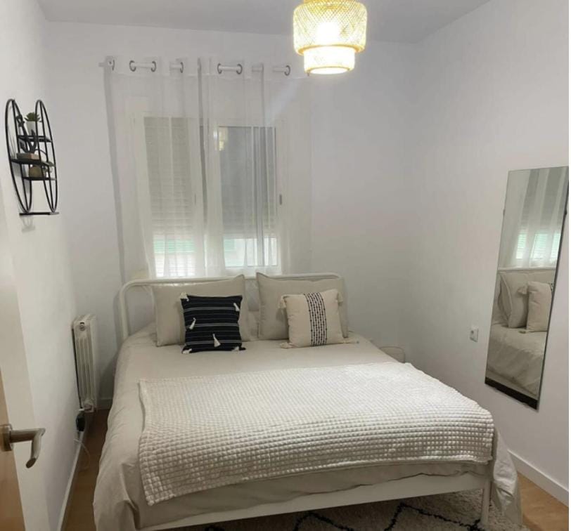 Alojamiento espacioso ideal para visitas en grupo Apartment in Terrassa