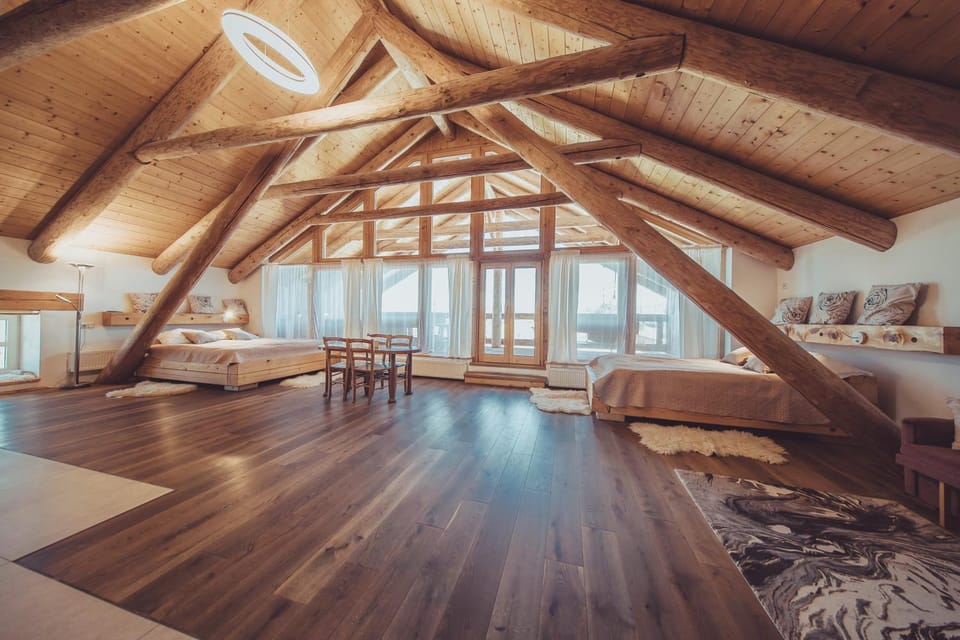 Bed, Photo of the whole room, Seating area, Bedroom