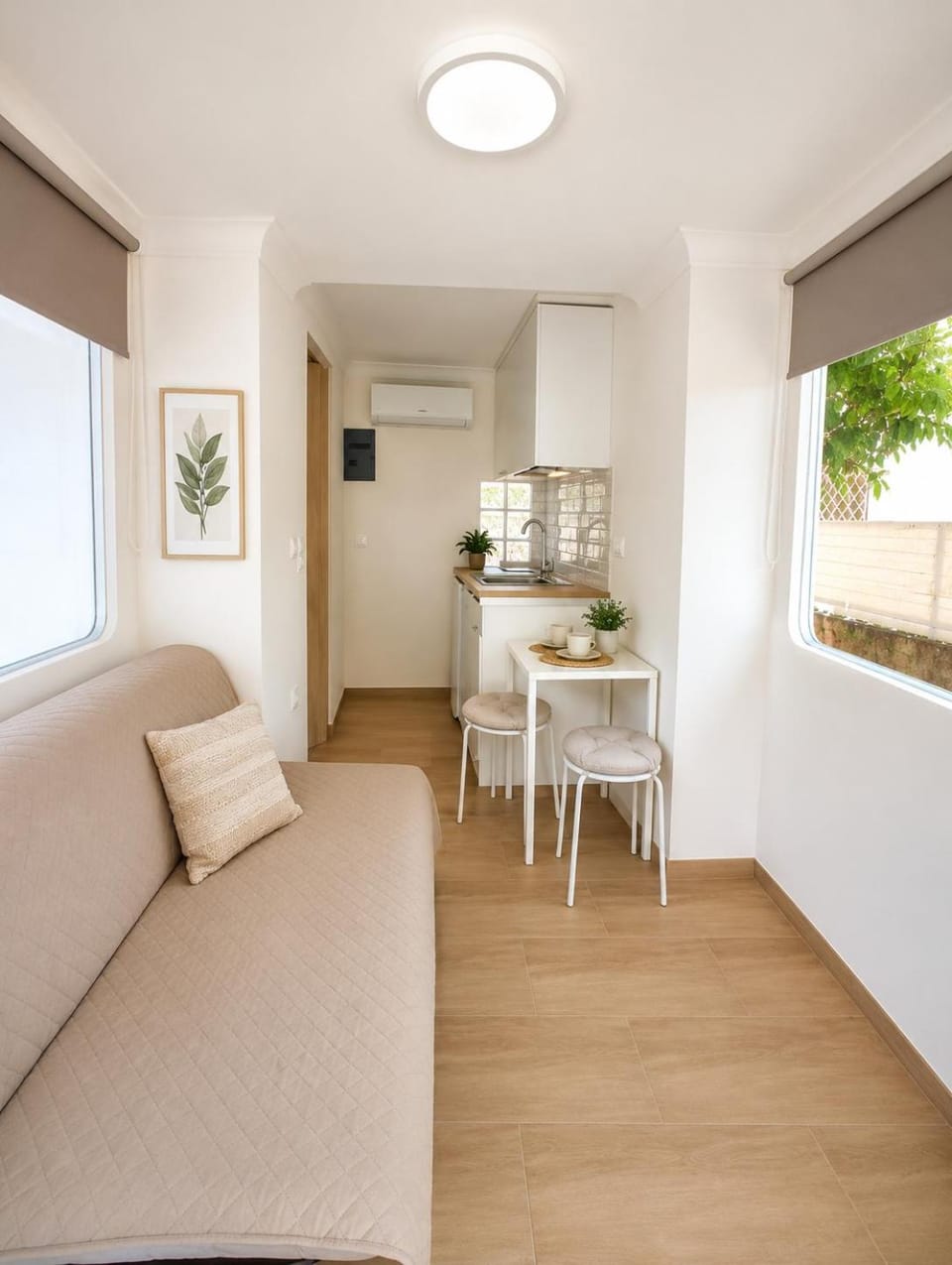 Viktoria's Garden Pavilion Apartment in Alimos