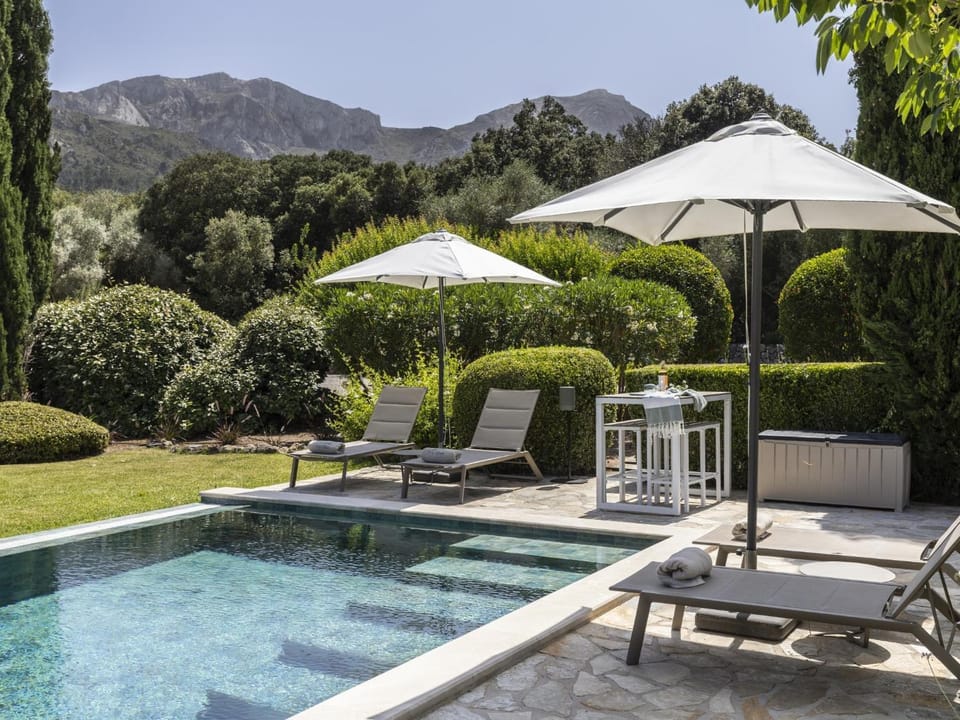 Mountain view, Swimming pool, sunbed