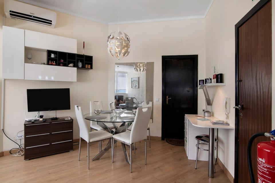 Property building, Kitchen or kitchenette, Living room