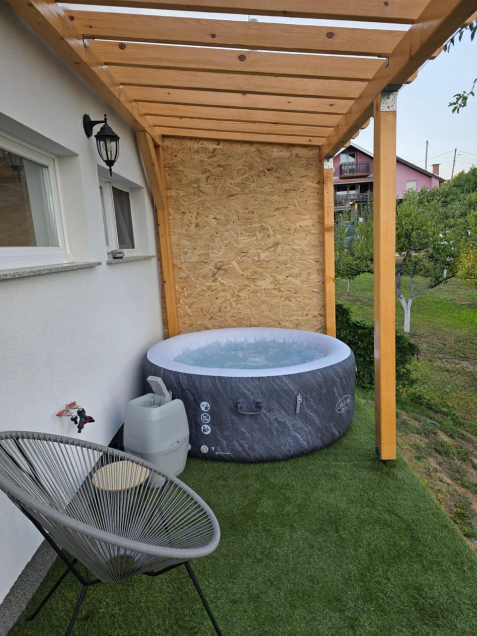 Patio, Day, Natural landscape, Garden, Hot Tub, Garden view, Pool view