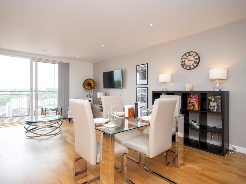 Kitchen or kitchenette, Living room, Other, Seating area, Dining area