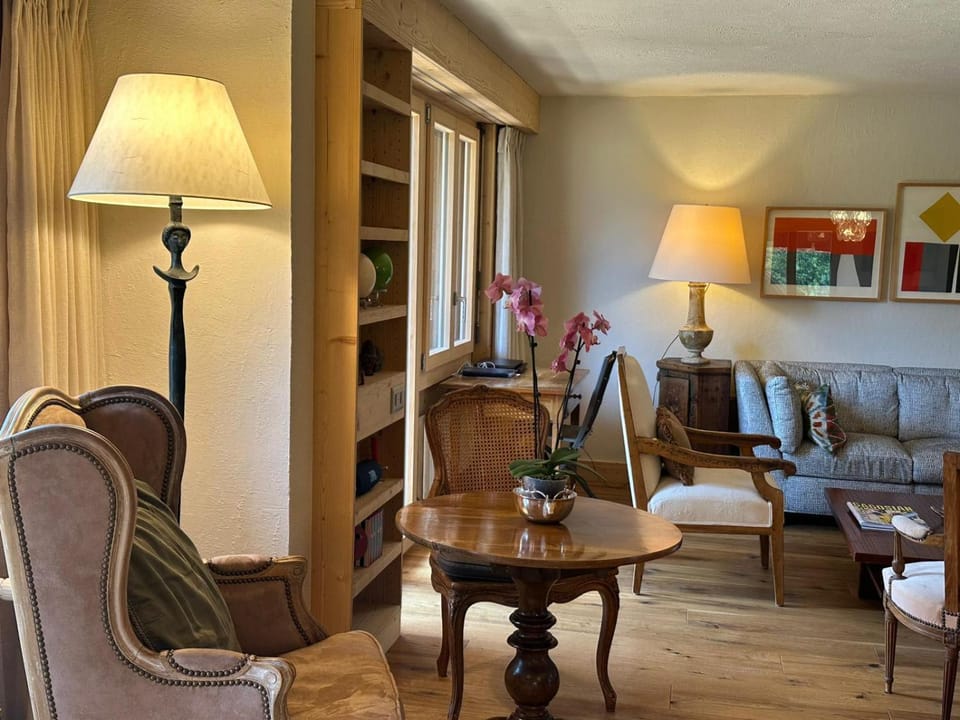 Newly Renovated APT in Wispile Near the Park Hotel Villa in Saanen