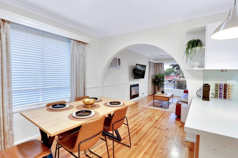 Sunbury large family home pet friendly airport House in Diggers Rest