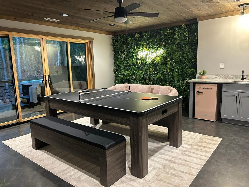 Game Room, Table tennis