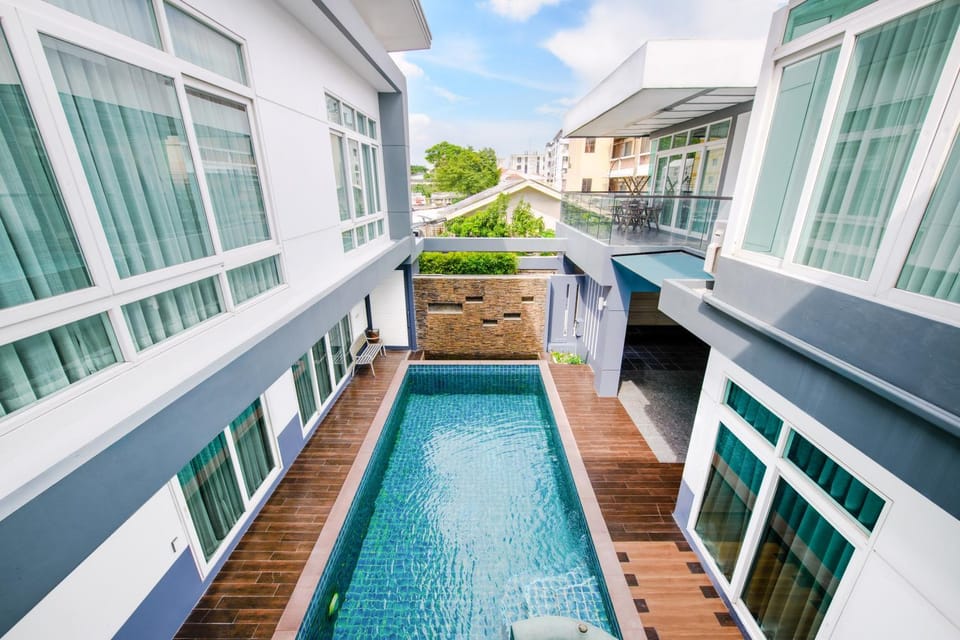 Pool view, Swimming pool