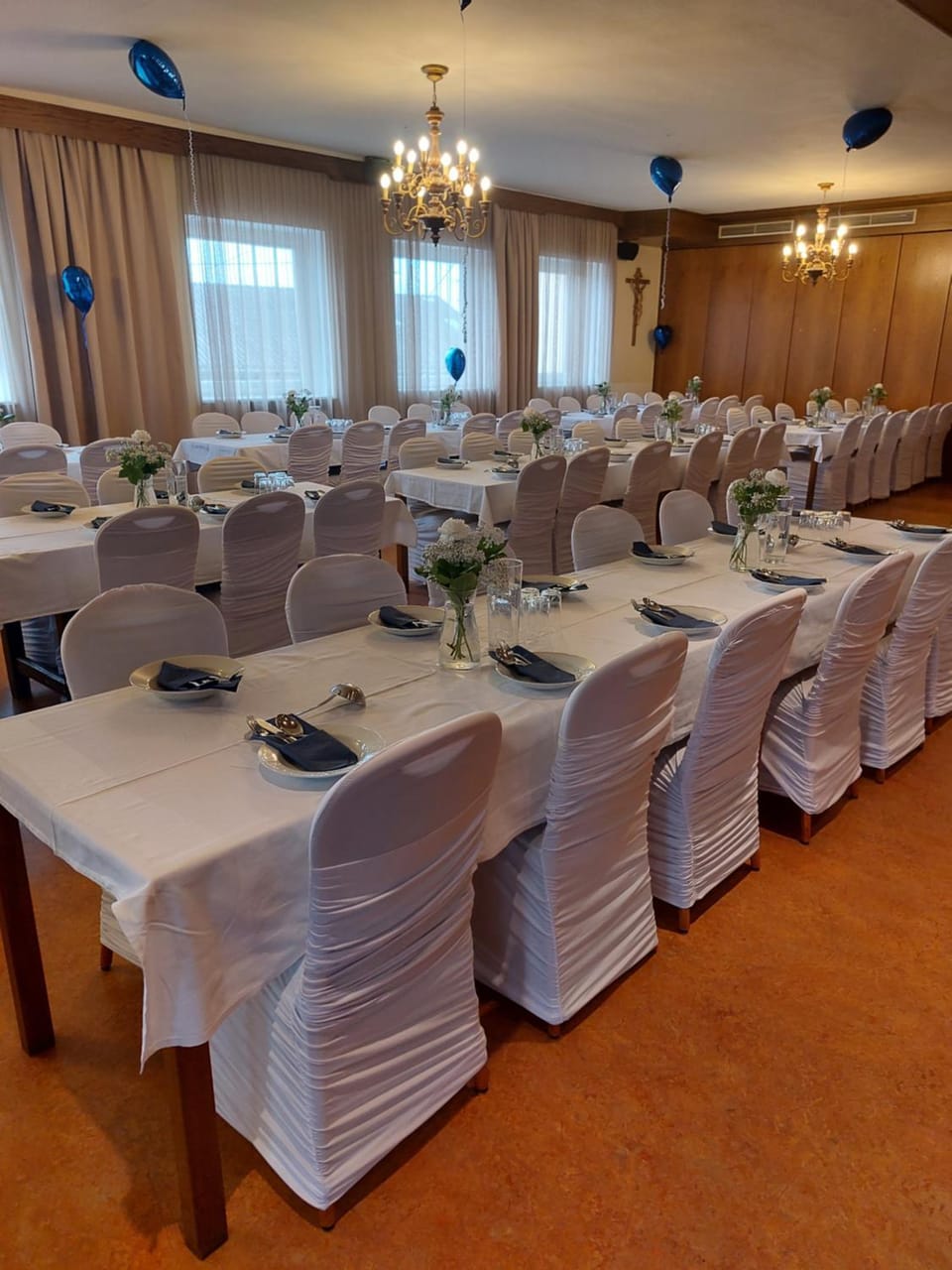Restaurant/places to eat, Banquet/Function facilities