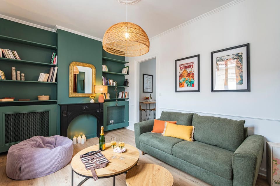Library, Living room