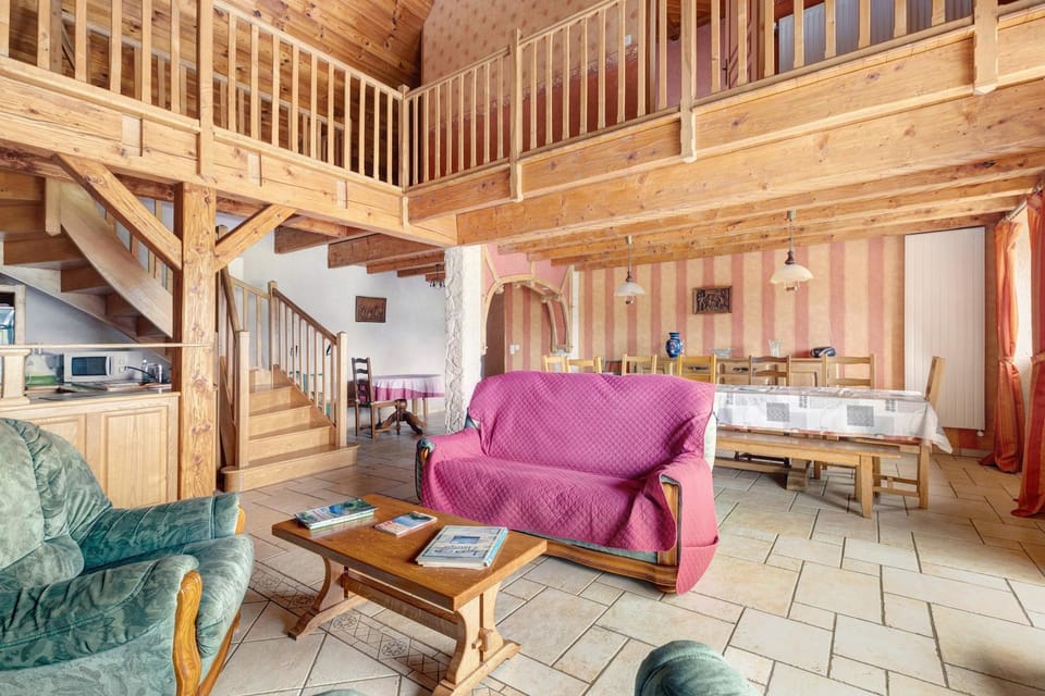Gîte Le Panorama Country House in Auvergne-Rhône-Alpes
