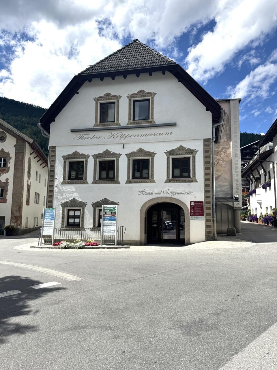 Property building, Location