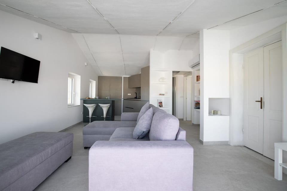Communal lounge/ TV room, Living room