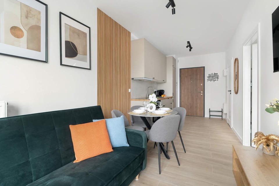 TV and multimedia, Kitchen or kitchenette, Living room, Seating area