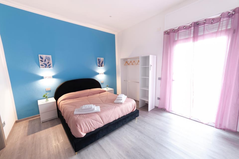 Bed, Photo of the whole room, Bedroom, towels, wardrobe