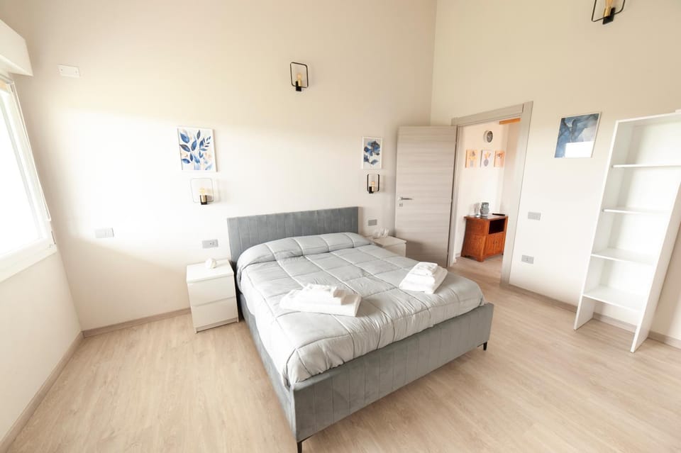 Bed, Photo of the whole room, Bedroom, towels, wardrobe