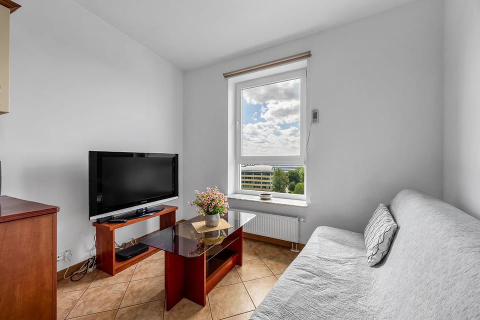 Communal lounge/ TV room, Bed, TV and multimedia, Living room, Photo of the whole room, Seating area, Evening entertainment, Bedroom