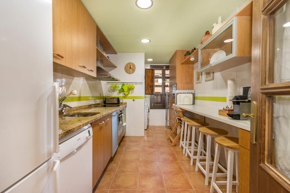 Kitchen or kitchenette, Living room