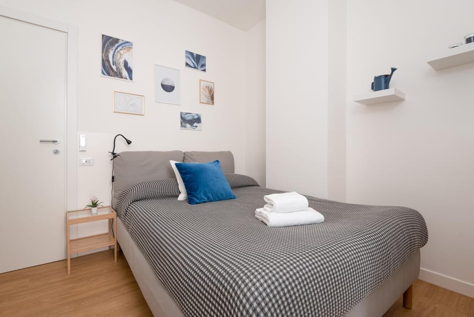 Bed, Bedroom, air conditioner