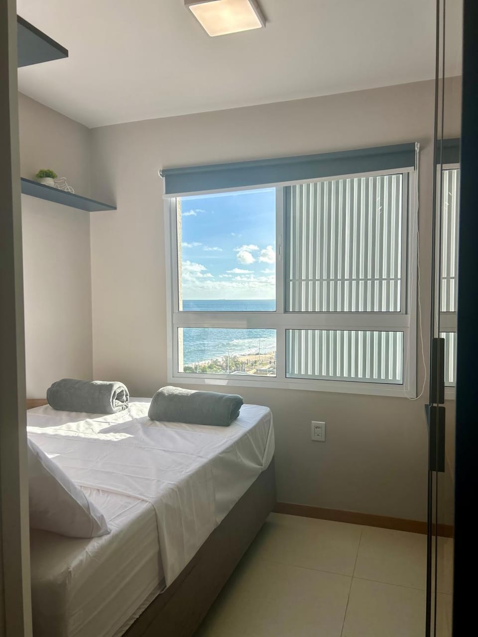 Bed, Natural landscape, Photo of the whole room, Bedroom, Sea view