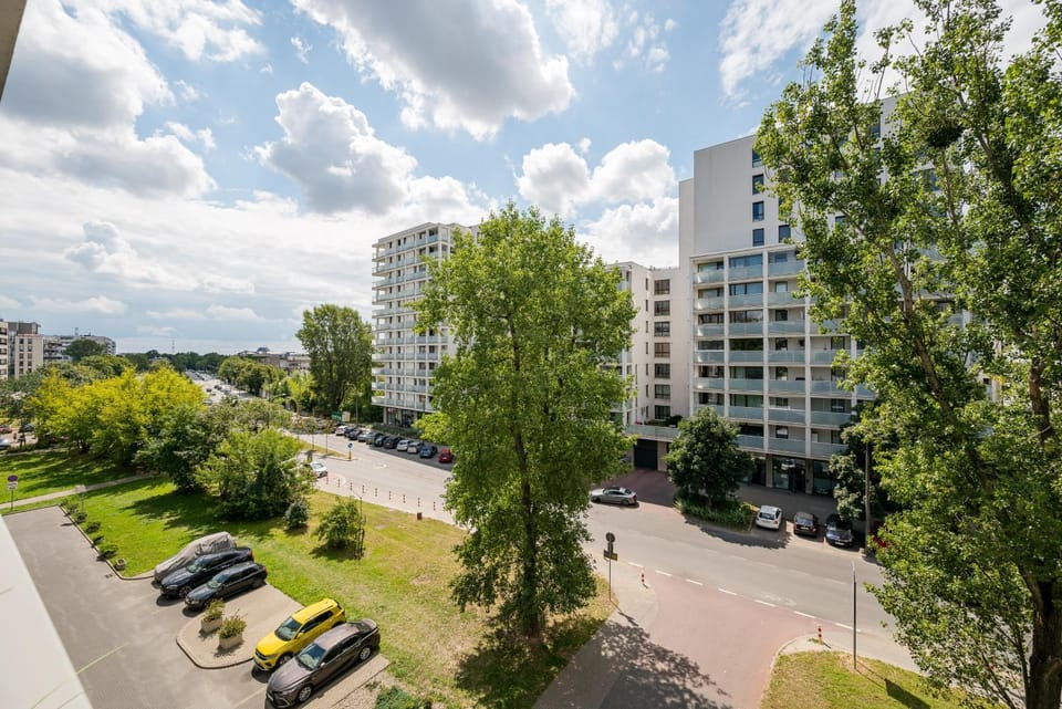 Day, Natural landscape, City view, Street view