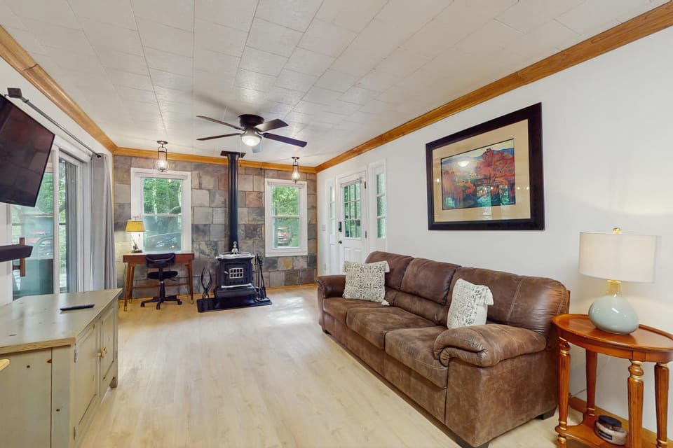 Bamboozled House in Watauga