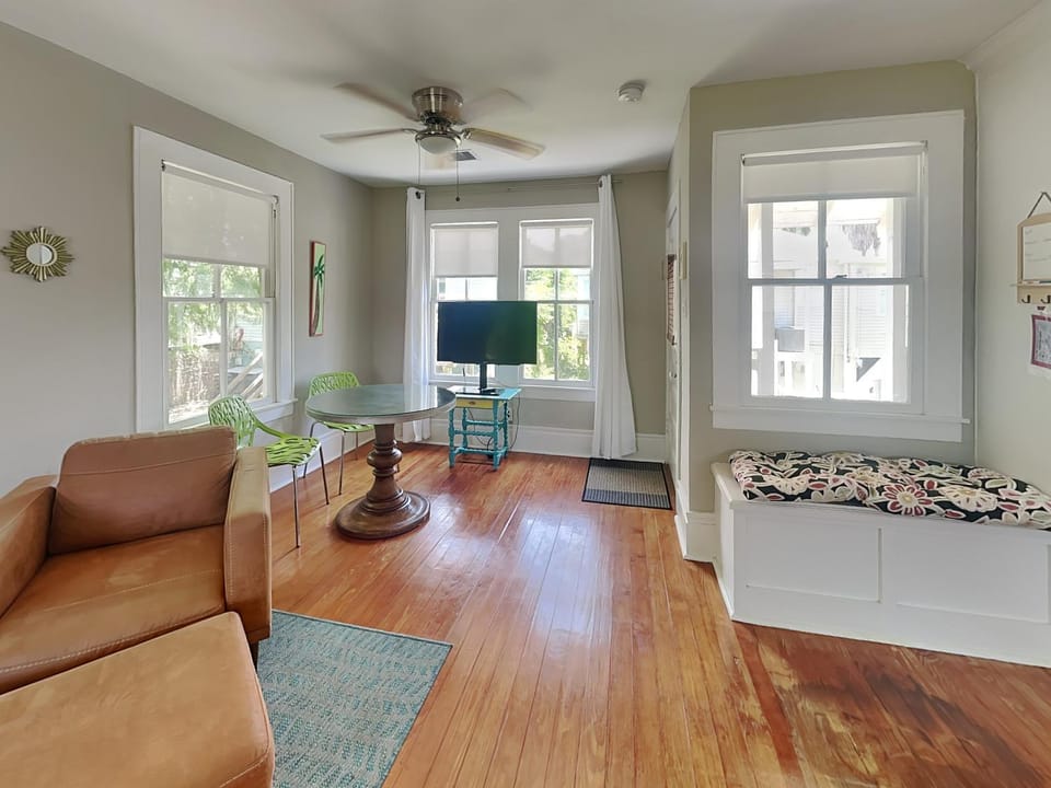 Sealy Lane Casita Apartment in Texas City