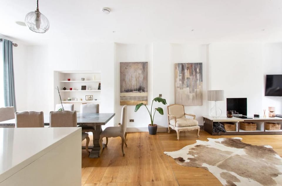 Iconic Residence in Little Venice with Private Garden Apartment in City of Westminster