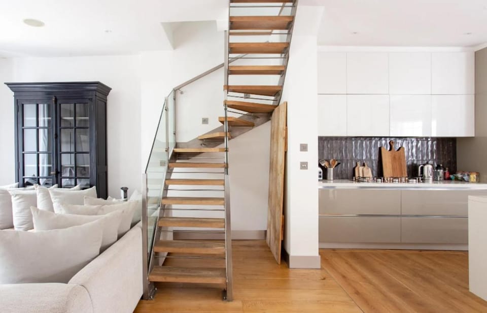 Iconic Residence in Little Venice with Private Garden Apartment in City of Westminster
