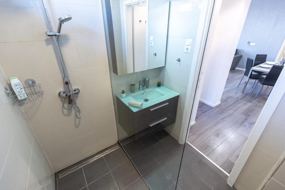 Shower, Bathroom