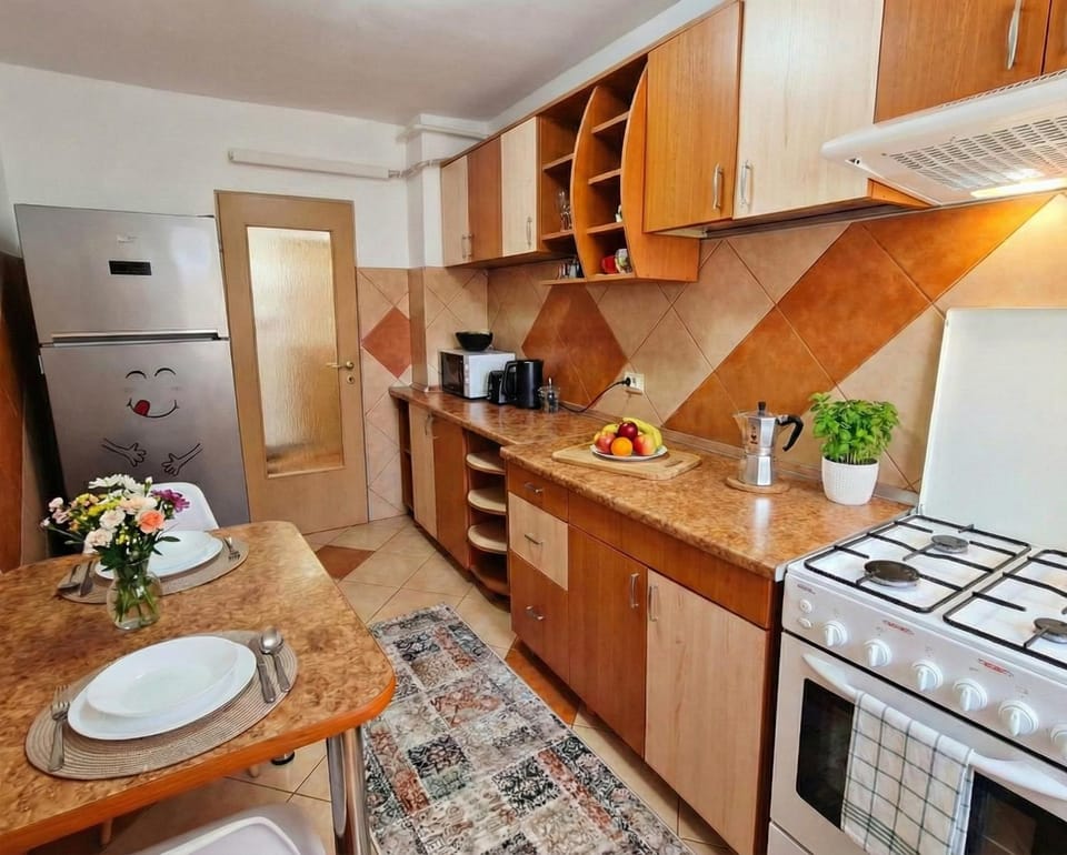 Kitchen or kitchenette, kitchen, kitchen