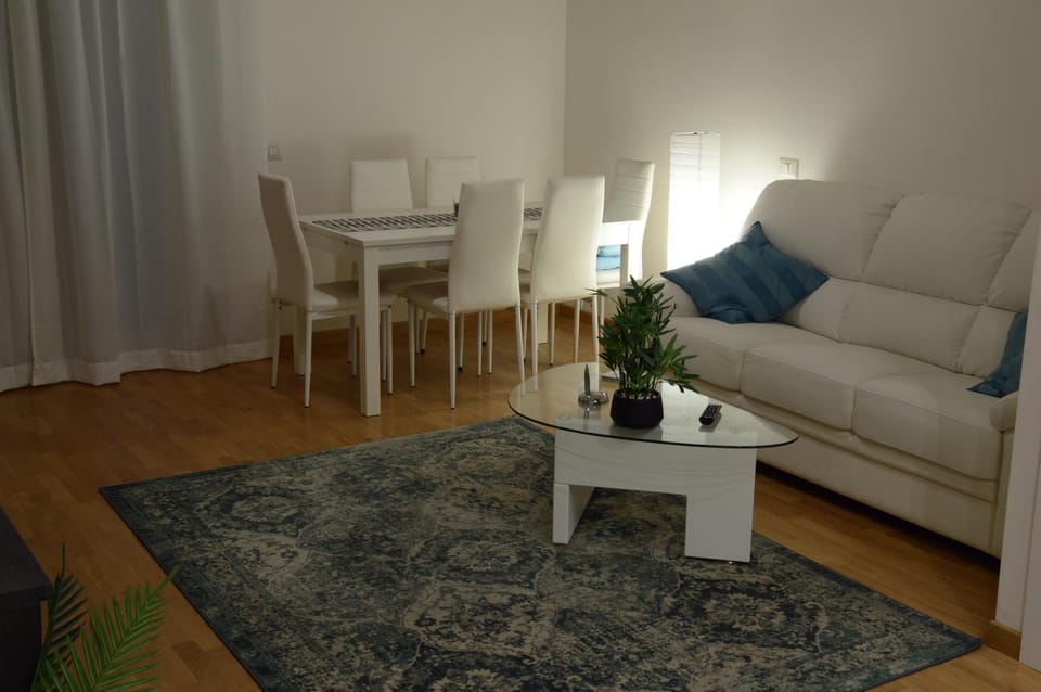 TV and multimedia, Living room, Dining area