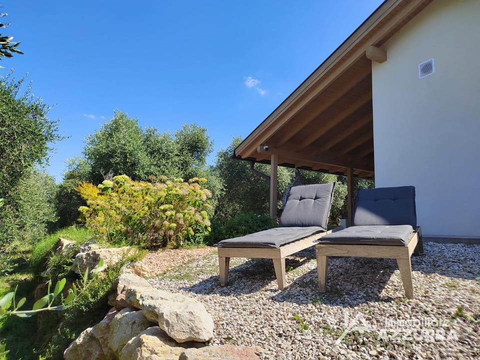 Garden view, sunbed