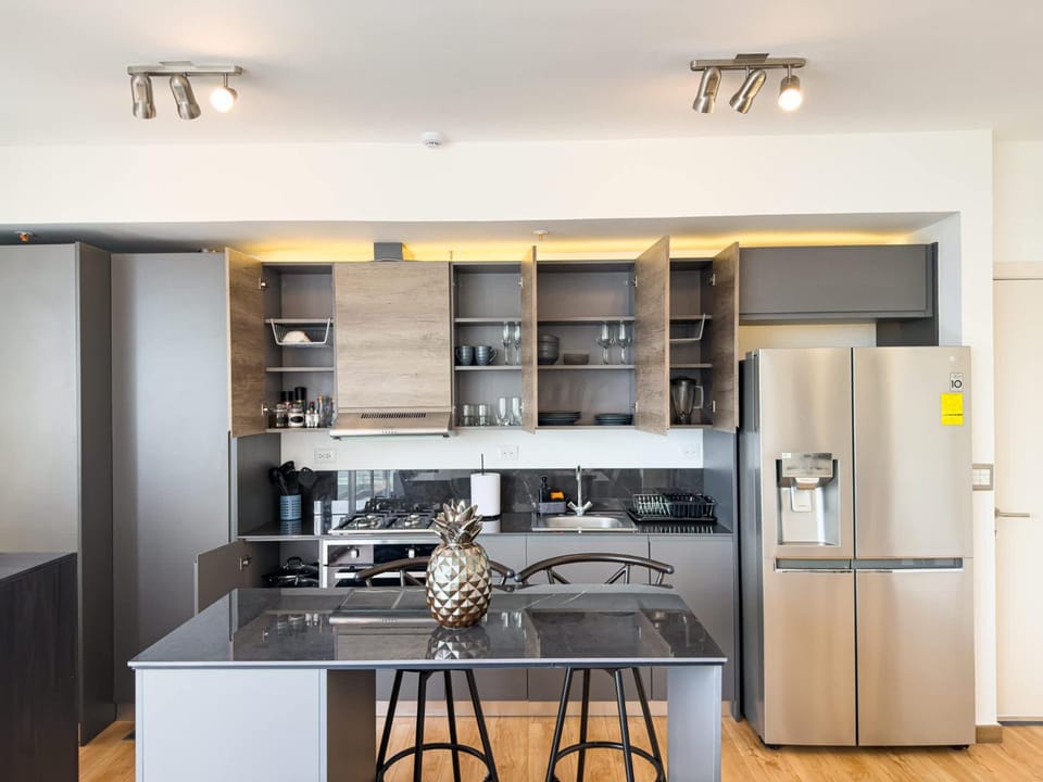 Dining area, dishwasher, oven, stove, toaster