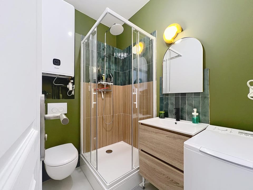 Shower, Bathroom