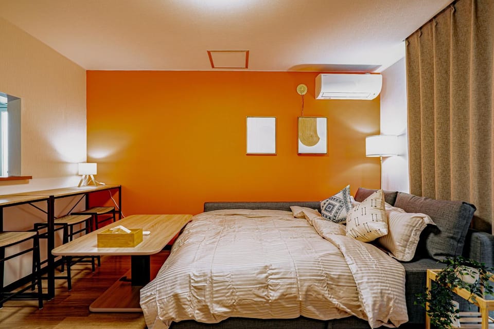 Bed, Living room