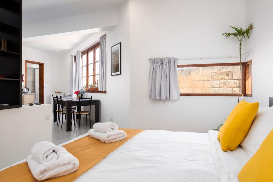 Dining area, Bedroom