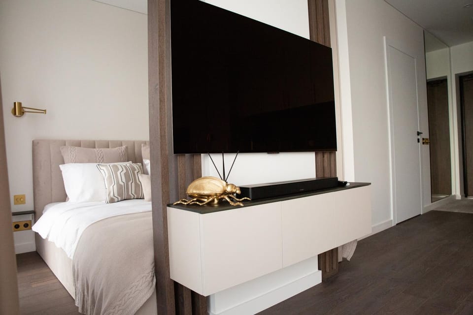 Bed, TV and multimedia