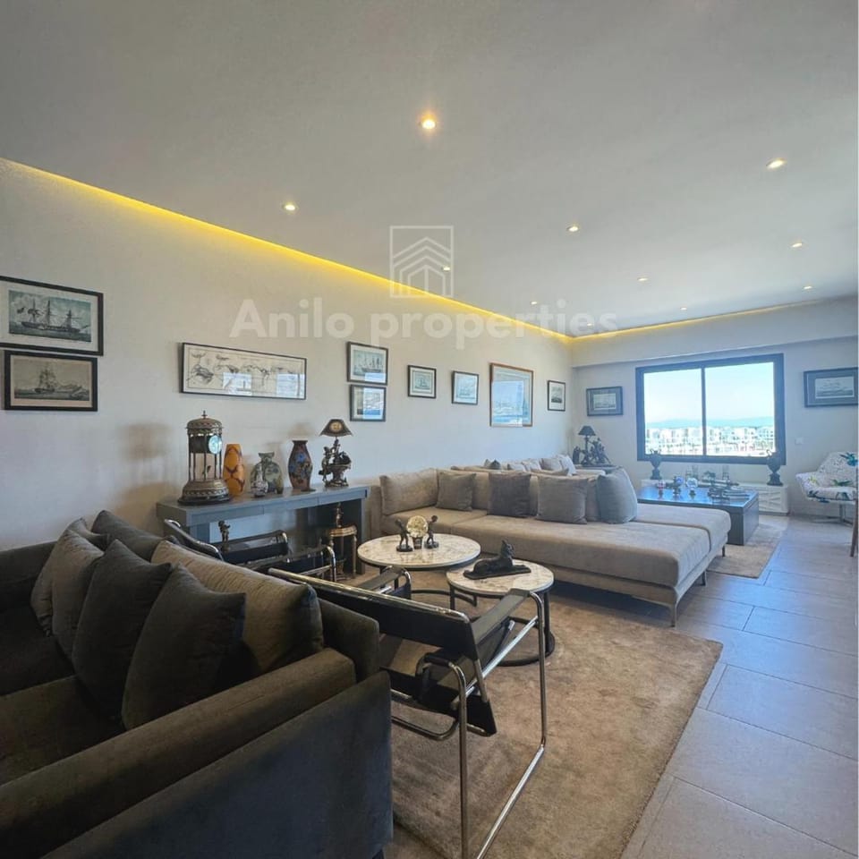 Luxury Beachfront Apartment Apartment in Tangier