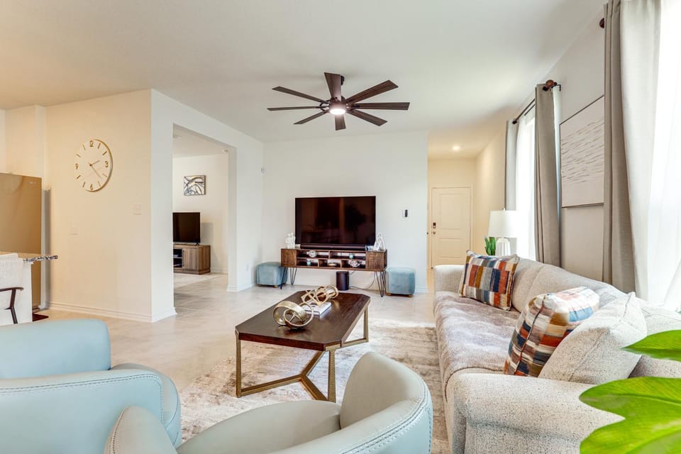12 Mi to San Antonio River Walk: Home w/ Yard! House in San Antonio