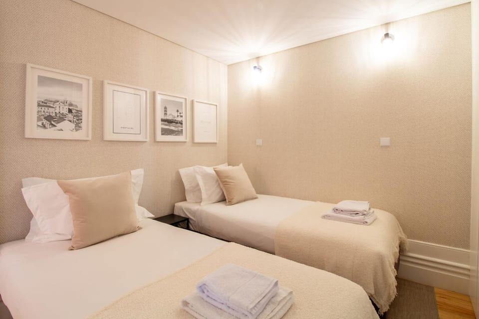 Stylish & Sunny 2BR near Heroísmo by LovelyStay Apartment in Porto