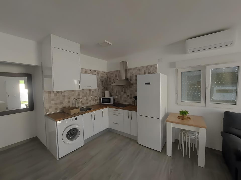 Kitchen or kitchenette, Living room